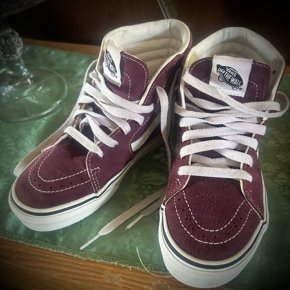 Vans Big Girl SZ 3 High Top Sneakers - Grape Wine and White Excellent cond